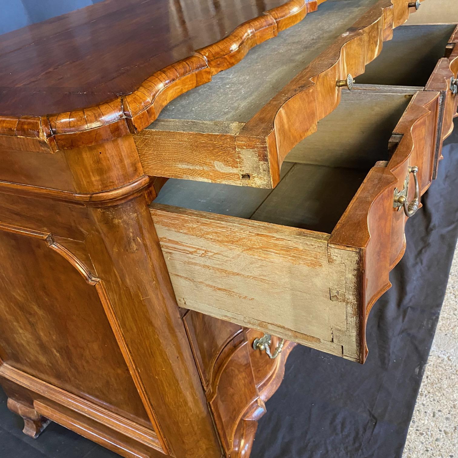 Elegant Dutch Rococo Walnut Commode or Chest of Drawers with Secret Drawer For Sale 3