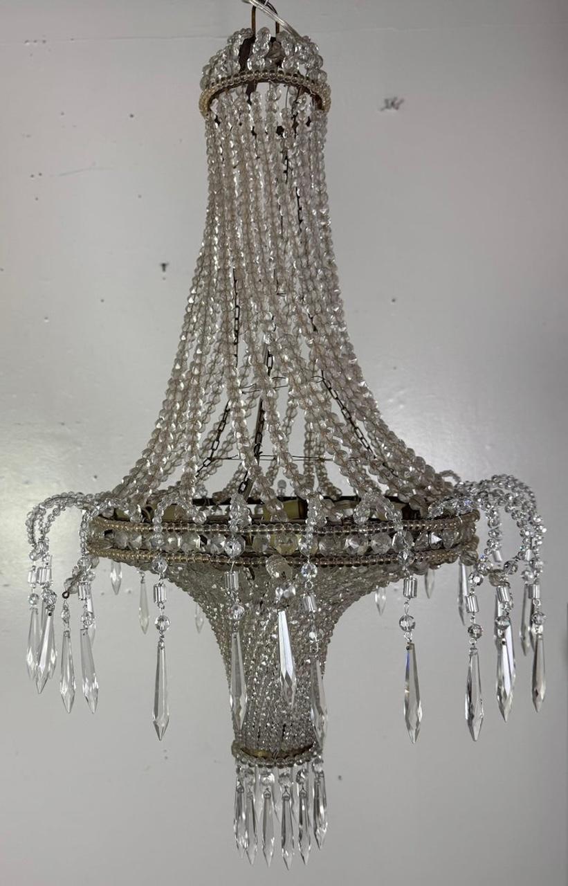 French Elegant Early 20th Century Empire-Style Crystal Beaded Chandelier For Sale