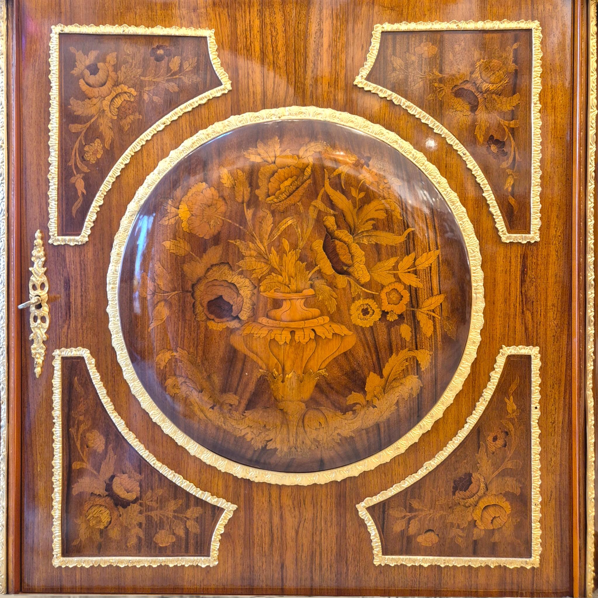 Elegant Early 20th-Century Side Cabinet from the Hôtel Negresco, Nice In Good Condition For Sale In NICE, FR