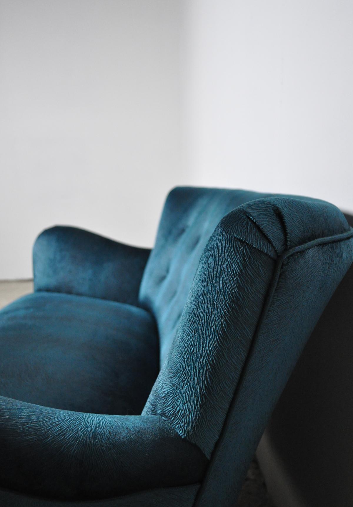 Danish Elegant Early Midcentury Curved Sofa in Blue Velvet New Upholstery For Sale