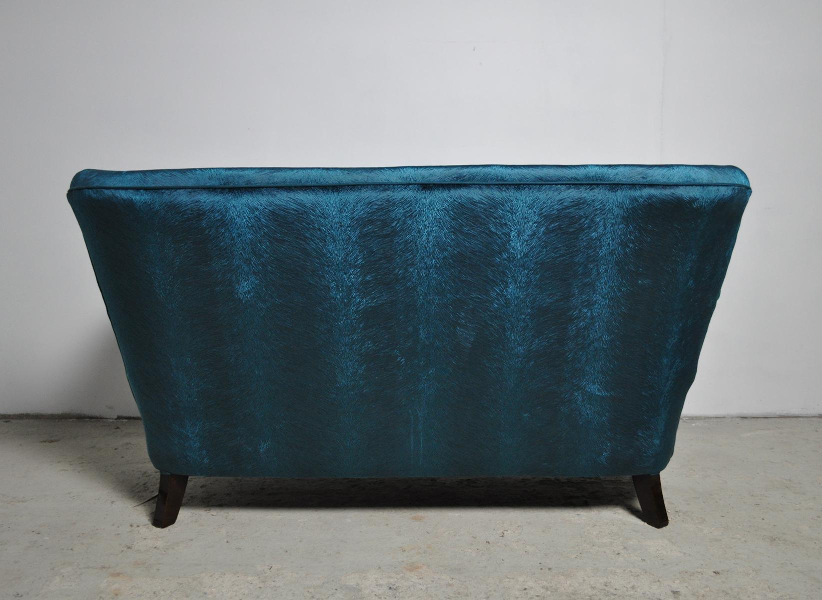 20th Century Elegant Early Midcentury Curved Sofa in Blue Velvet New Upholstery For Sale