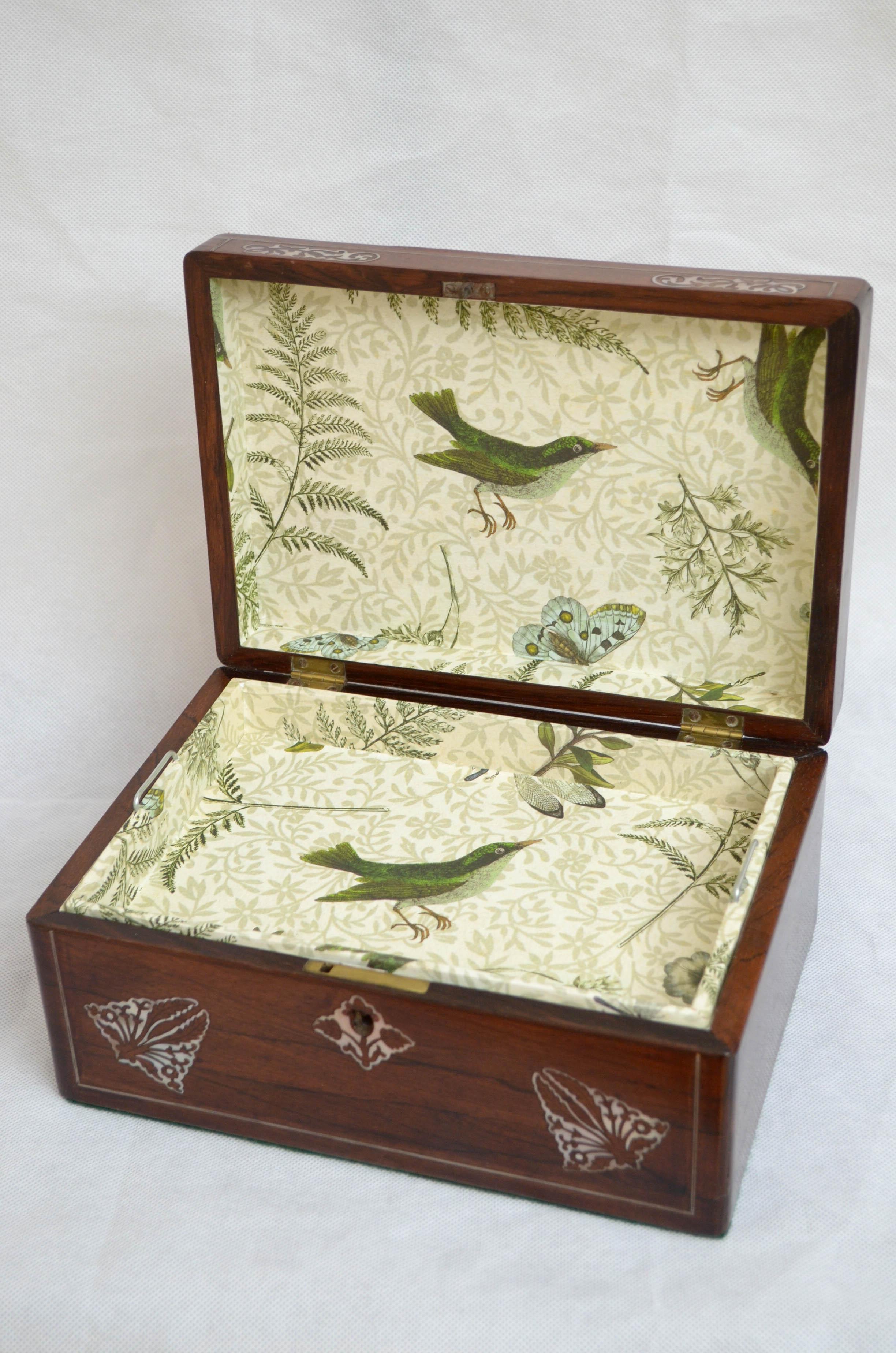 Elegant Early Victorian Jewelry Box with Tray For Sale 1
