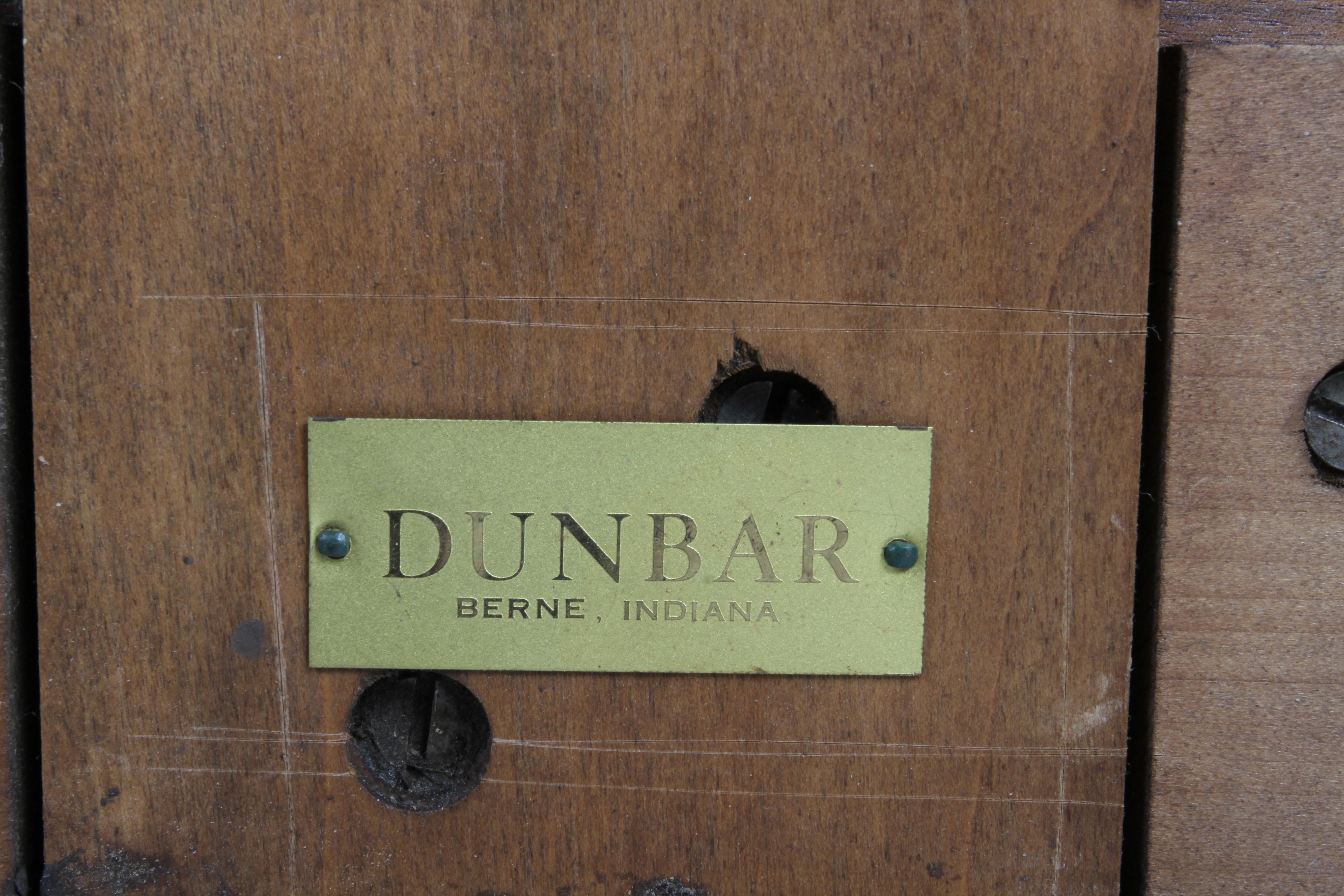 Élégante table de cocktail rectangulaire Edward Wormley pour Dunbar avec orme des Carpates en vente 12