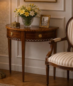 Élégante table d'appoint / console édouardienne en forme de demi-lune, en bois satiné et acajou, Earl