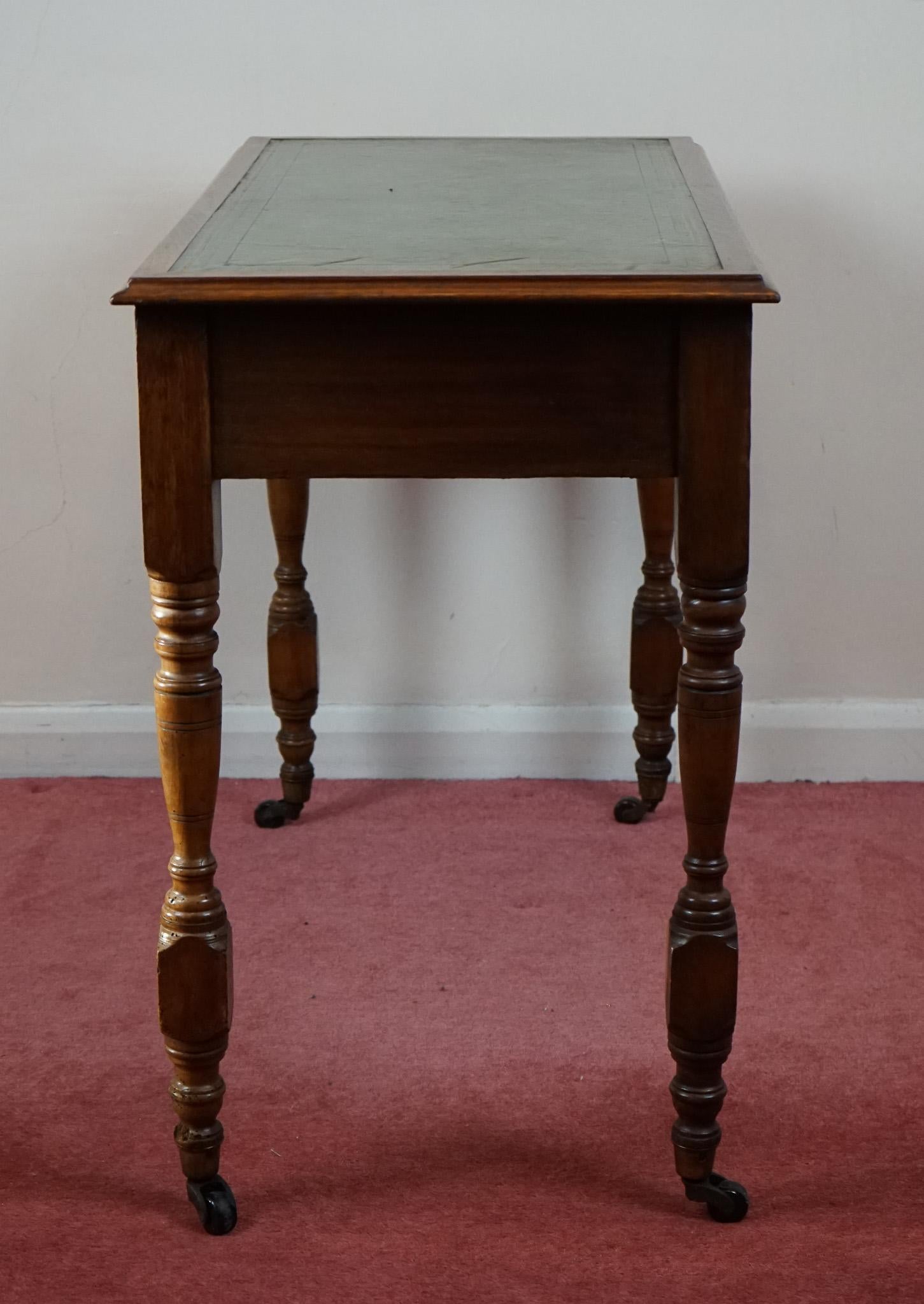 Elegant Edwardian Mahogany Antique Writing Table In Good Condition In Crawley, GB