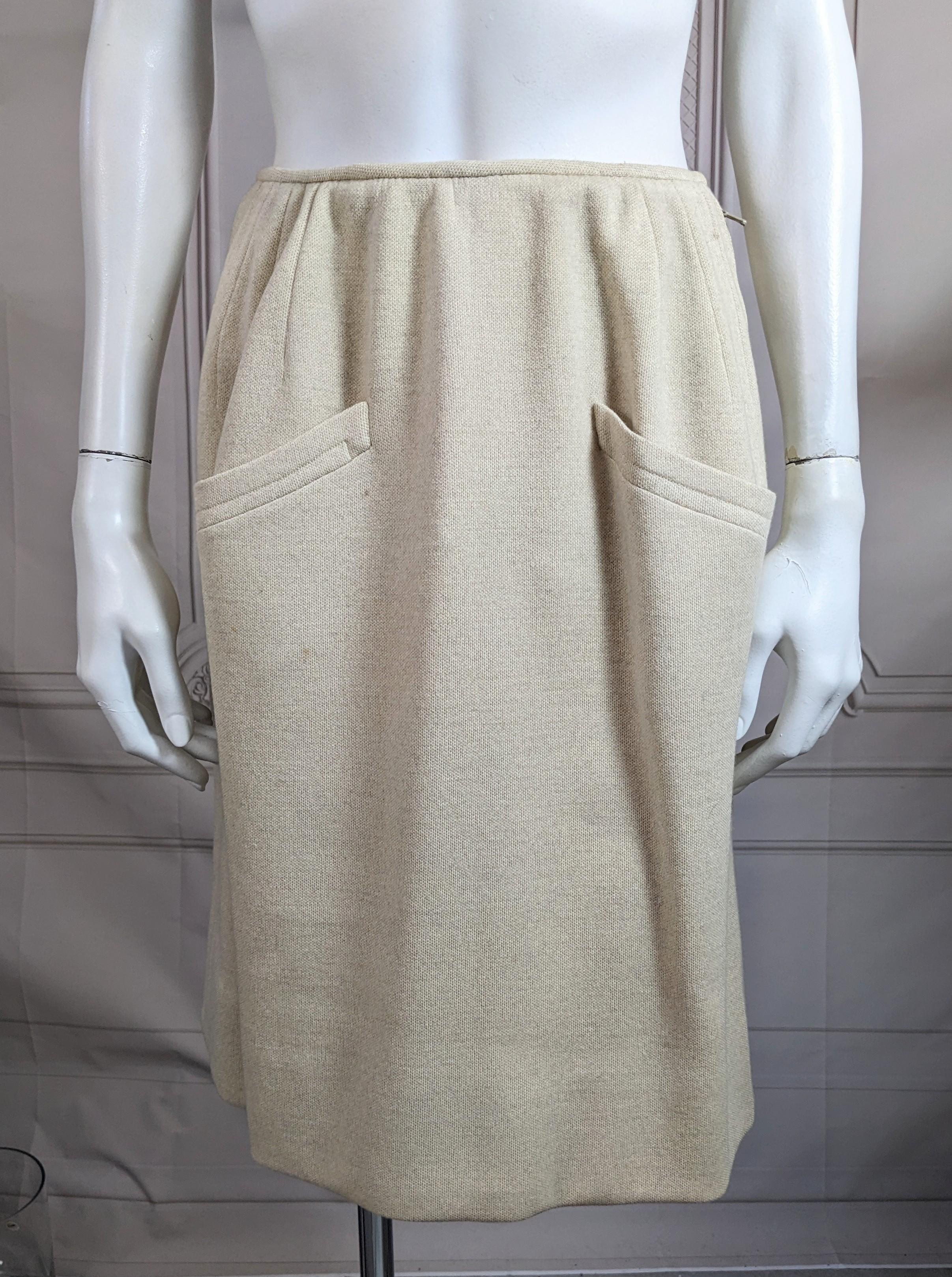 Eleganza di Eisa, Jersey di lana color avena, Balenciaga in vendita 3