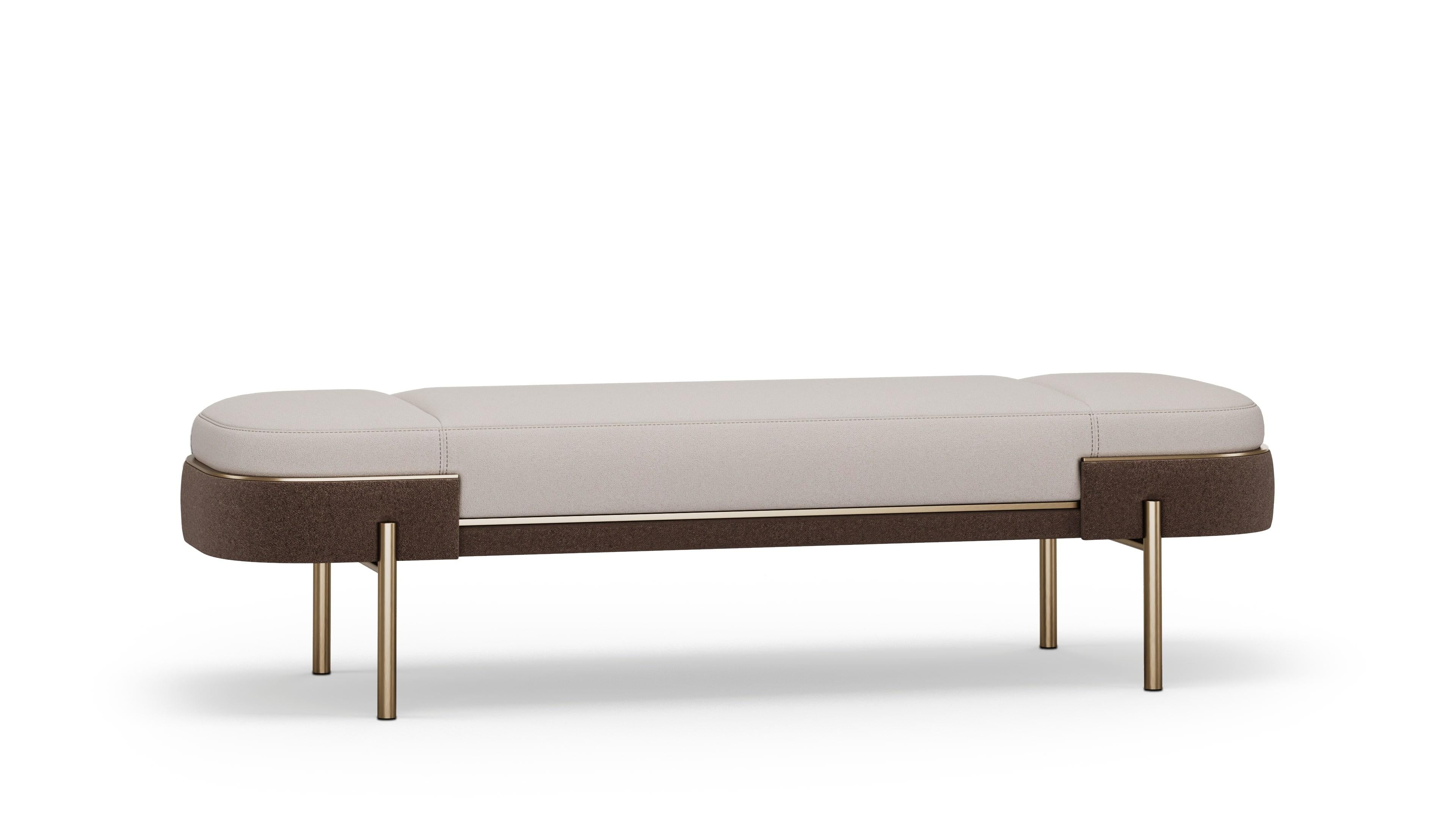 XXIe siècle et contemporain Elegant Banc Elara en tissu gris avec pieds métalliques en vente