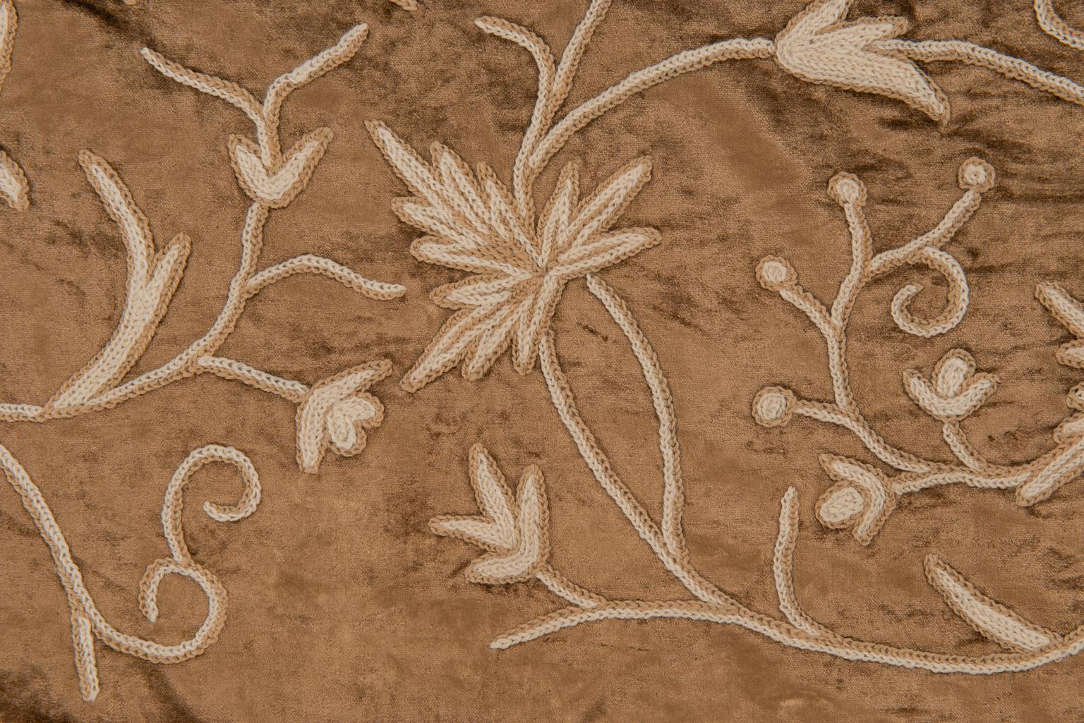 Elegant Embroidered Velvet Tablecloth or Plaid 5