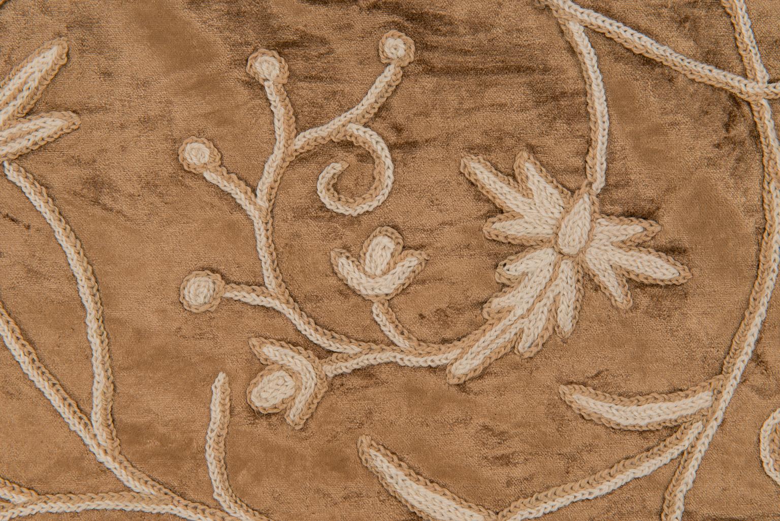 Elegant Embroidered Velvet Tablecloth or Plaid 6