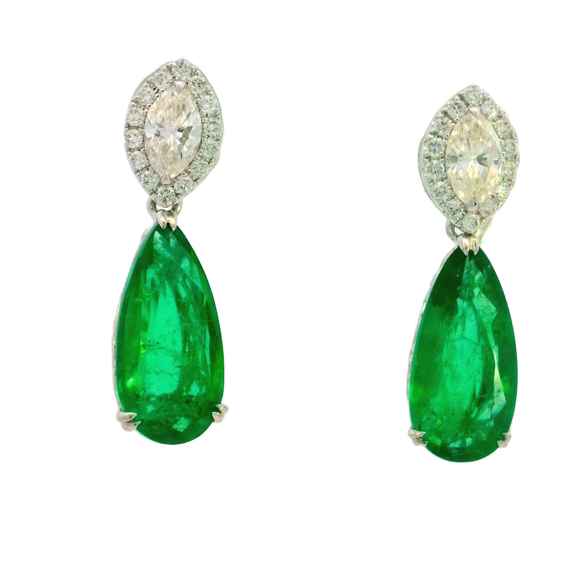 Eleganti orecchini con smeraldo e diamanti in vendita 1