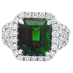 Elegant Emerald and Diamond Harmony Ring