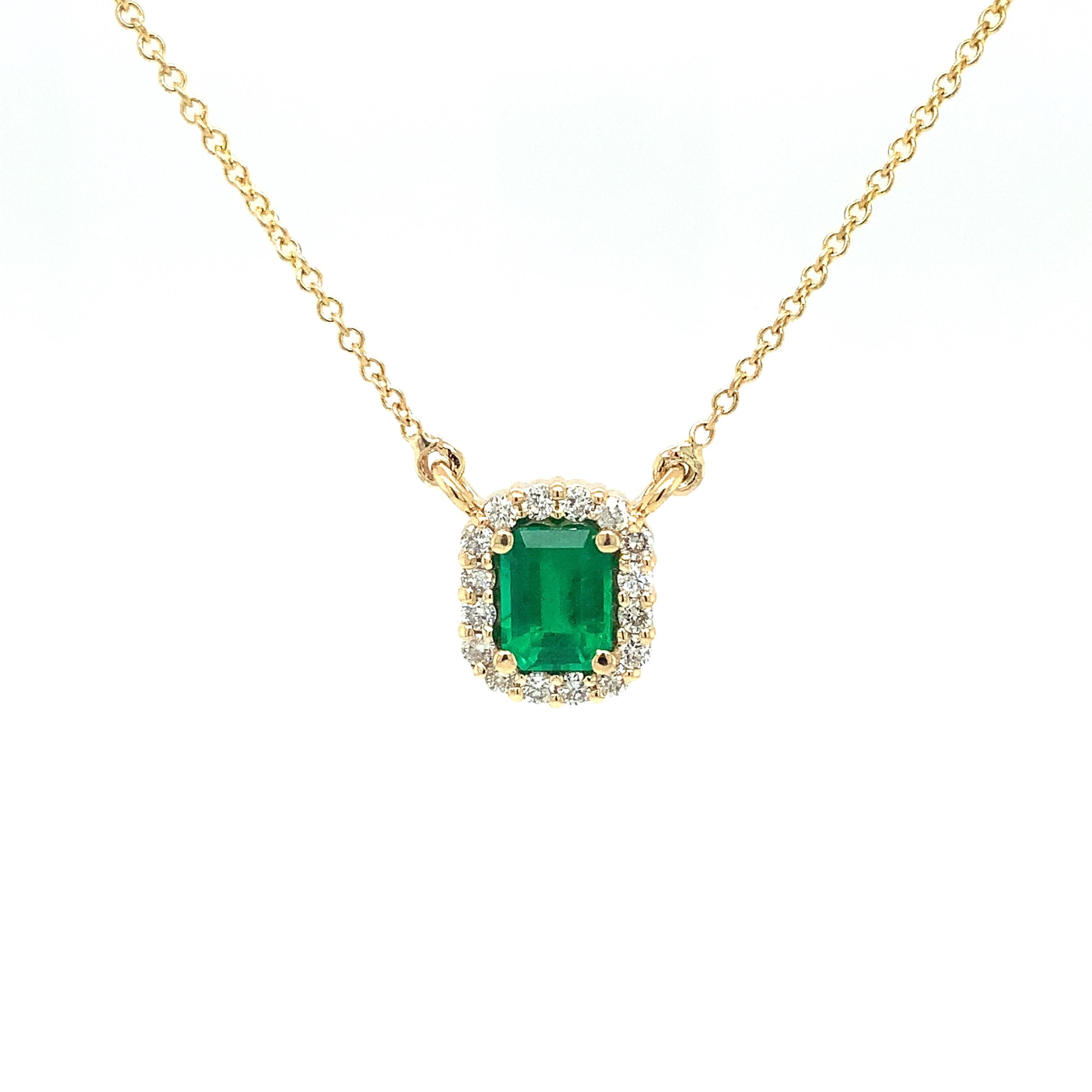 Emerald Cut Elegant Emerald and Diamond Necklace Set in 18K Yellow Gold For Sale