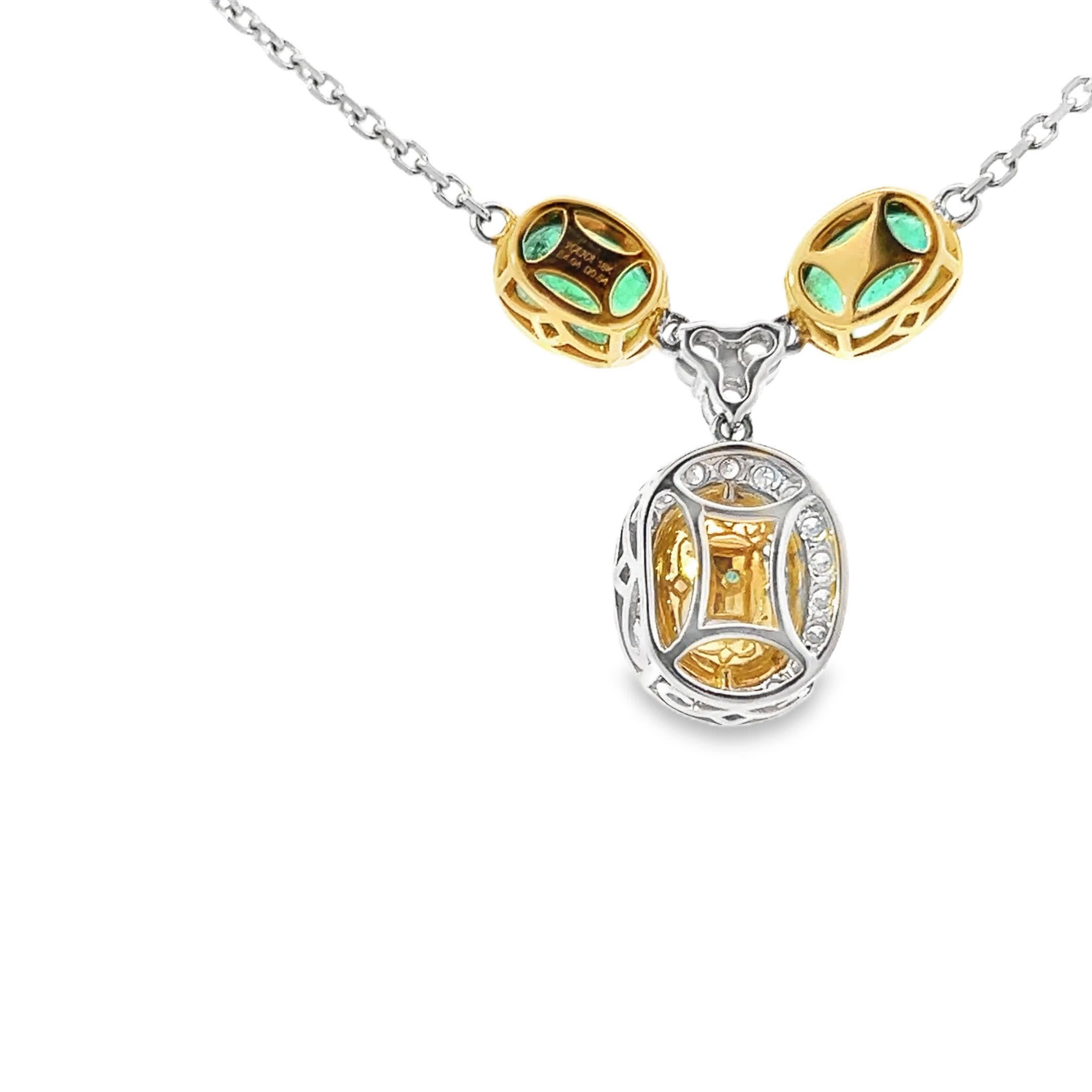 Eleganter Smaragd- und Diamanten-Anhänger im Zustand „Neu“ im Angebot in Great Neck Plaza, NY