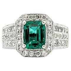 Eleganter Ring mit Smaragd und Diamant