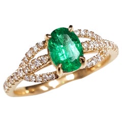 Elegant Emerald and Diamond Ring