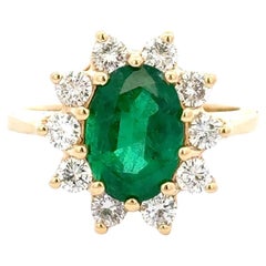 Elegant Emerald and Diamond Ring