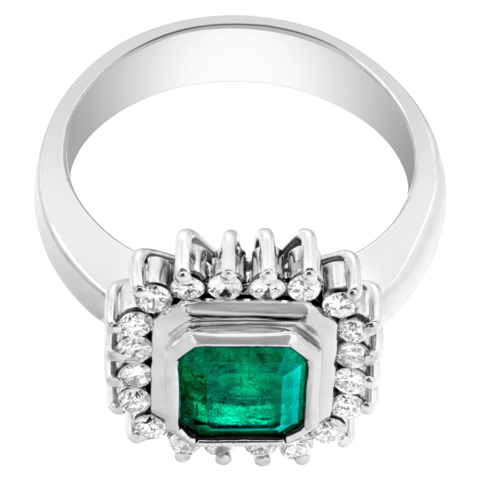 Square Cut Elegant Emerald and Diamond Ring Set in 18k White Gold For Sale