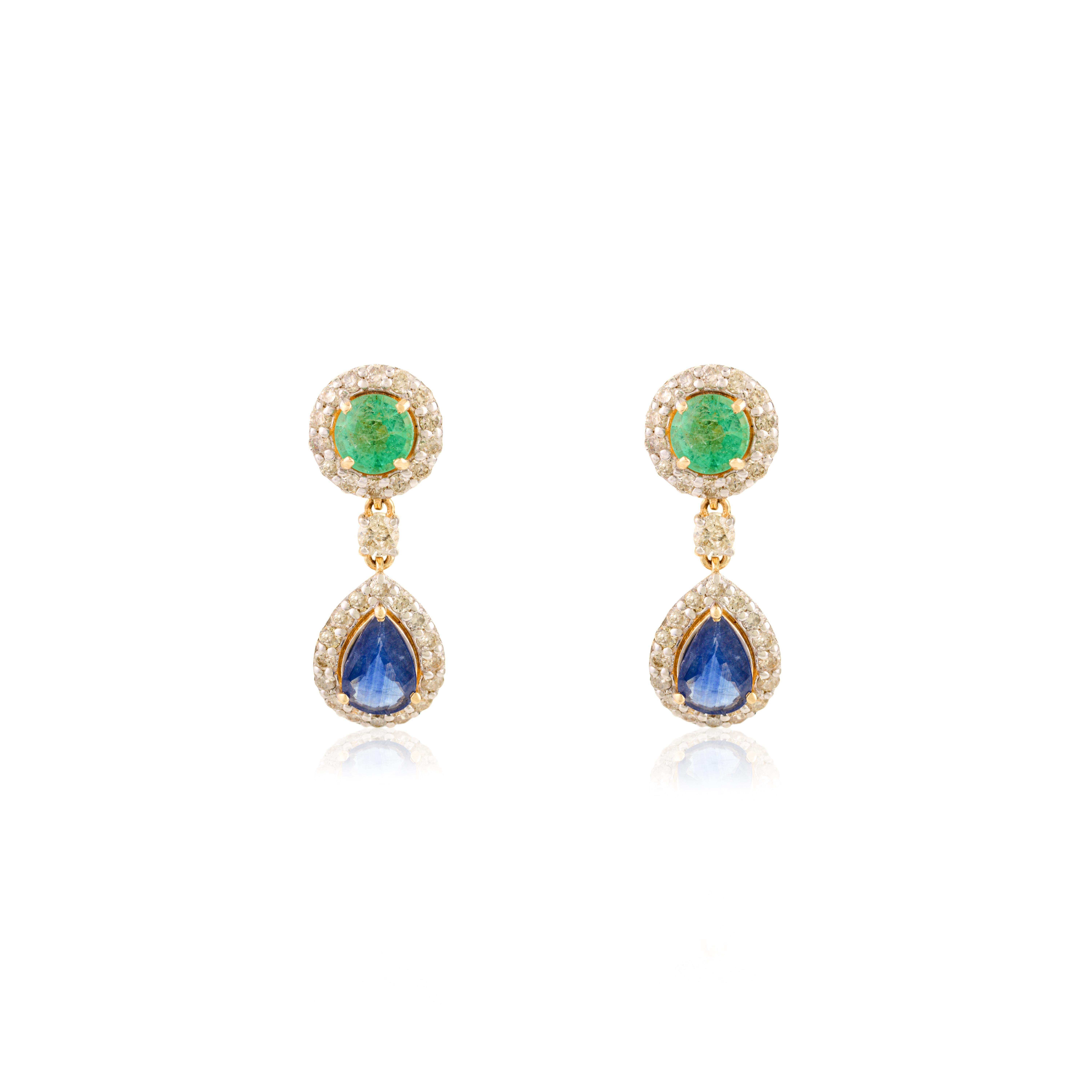 Eleganza degli orecchini a goccia con smeraldo e zaffiro in oro giallo 14K e diamante a raggiera in vendita 1