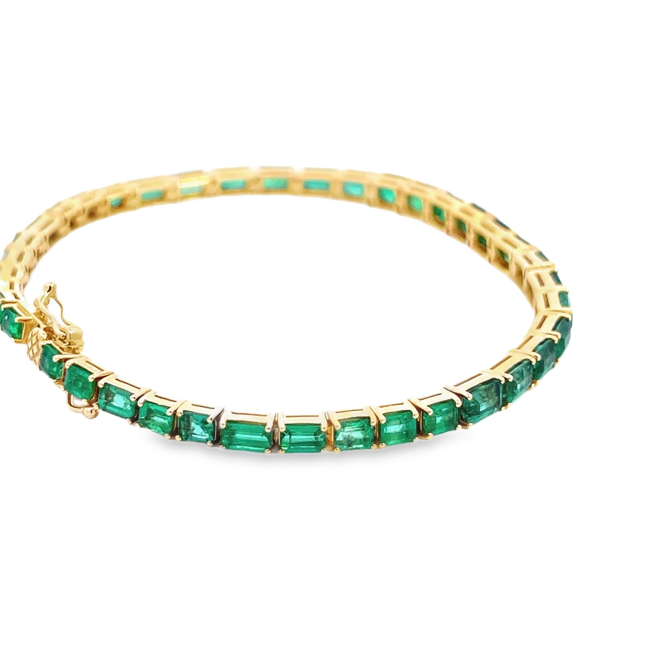 Bracelet élégant en émeraude Neuf - En vente à Great Neck Plaza, NY