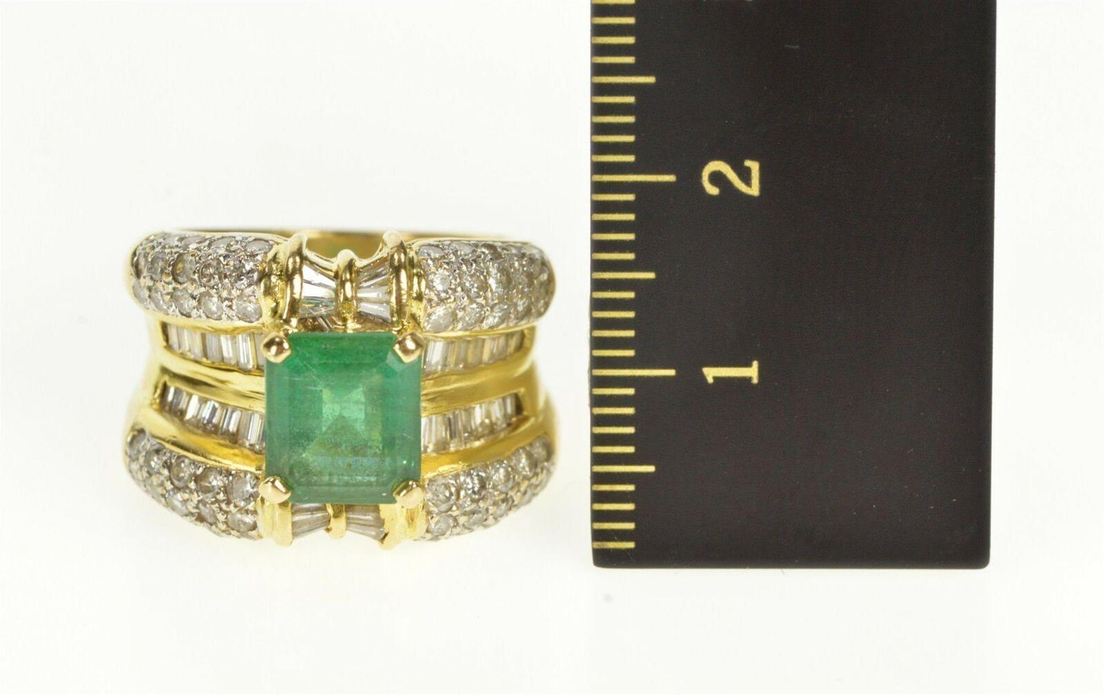 Modern Elegant Emerald and Diamond Ring For Sale