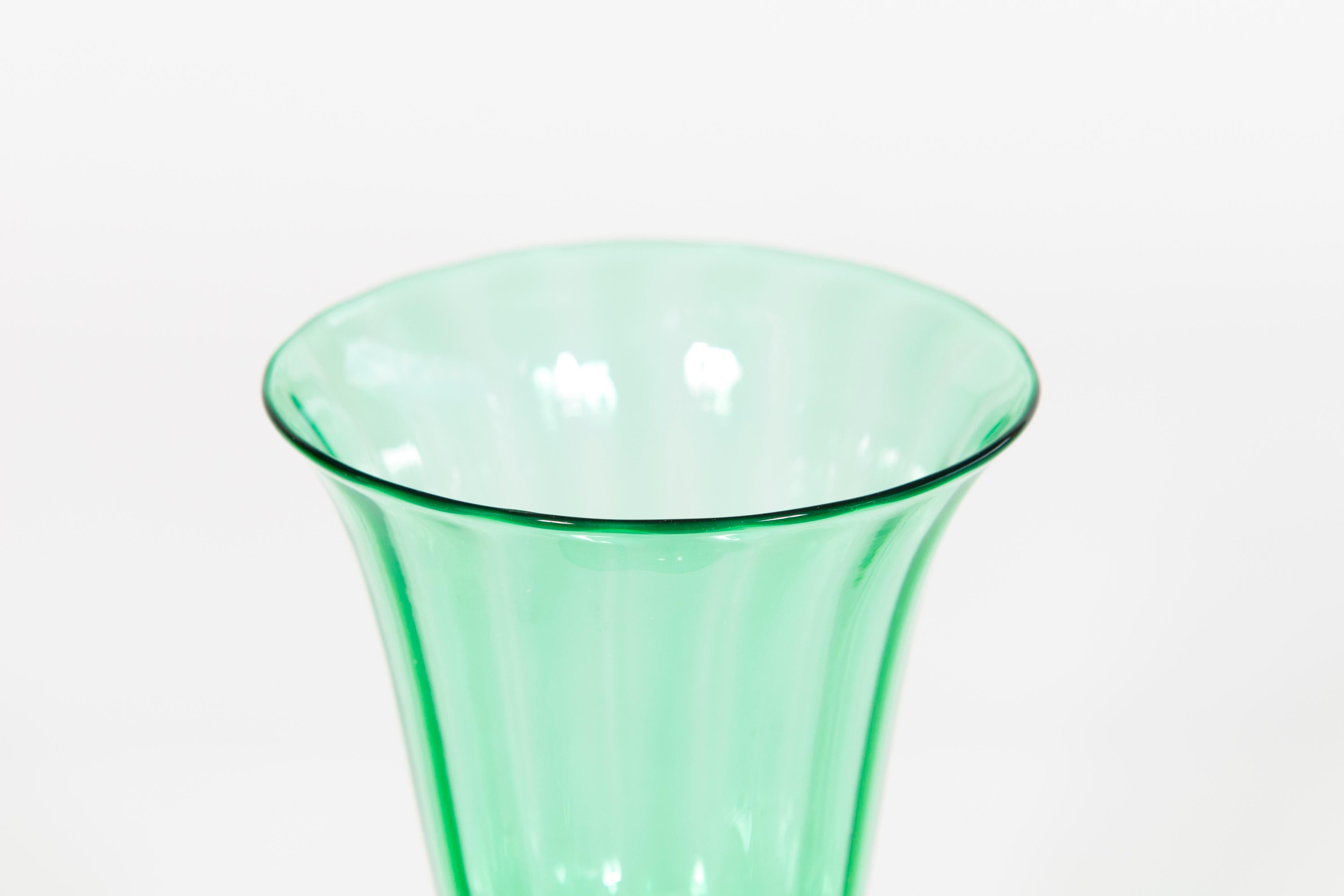 Elegant Emerald Green Murano Glass Fluted Goblet, Circa 1970 For Sale 12