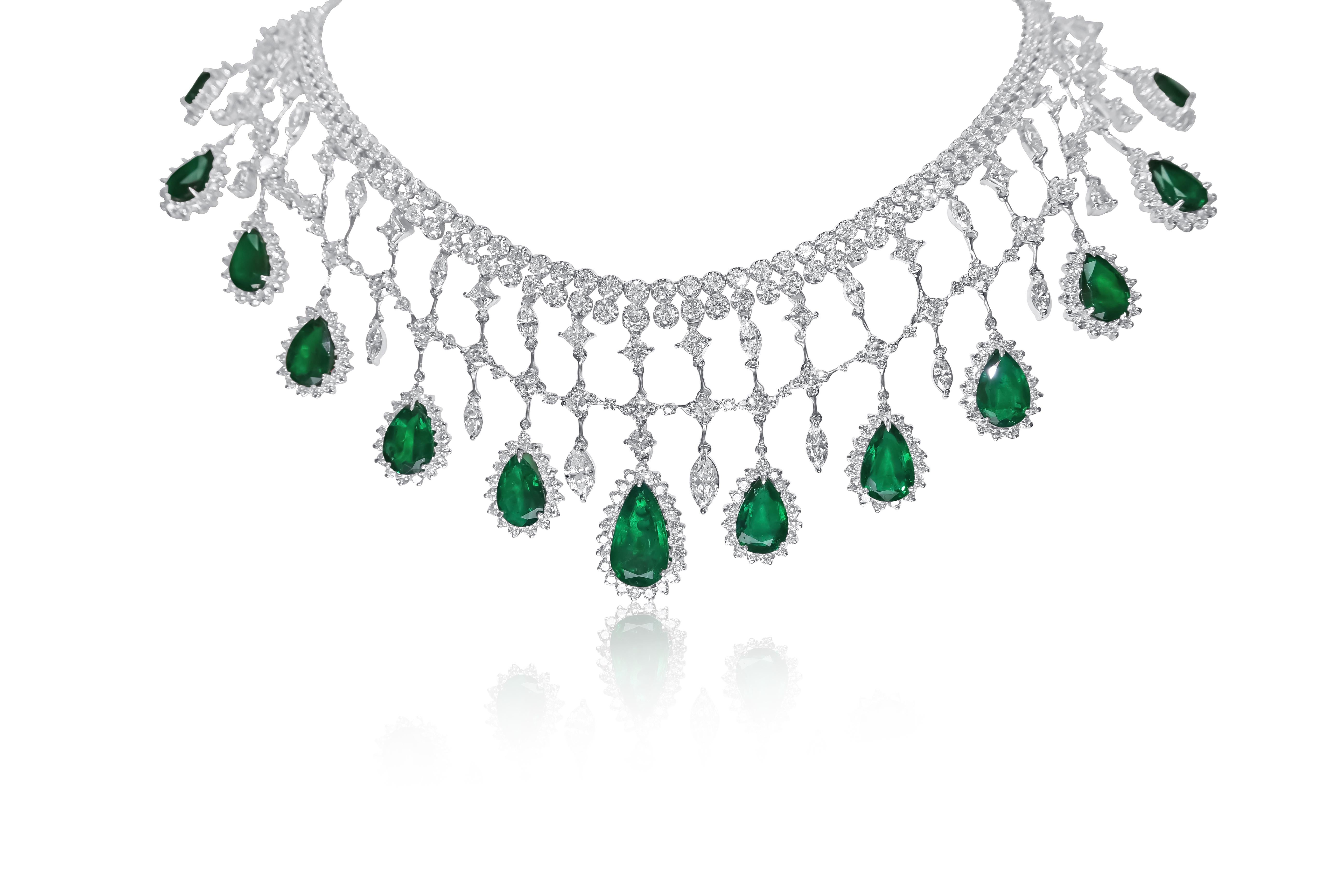 graceful emerald diamond pendant