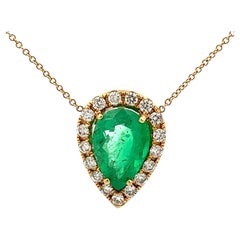 Elegant Emerald Pendant Necklace