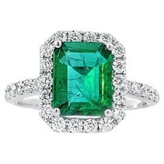 Elegant Emerald Ring
