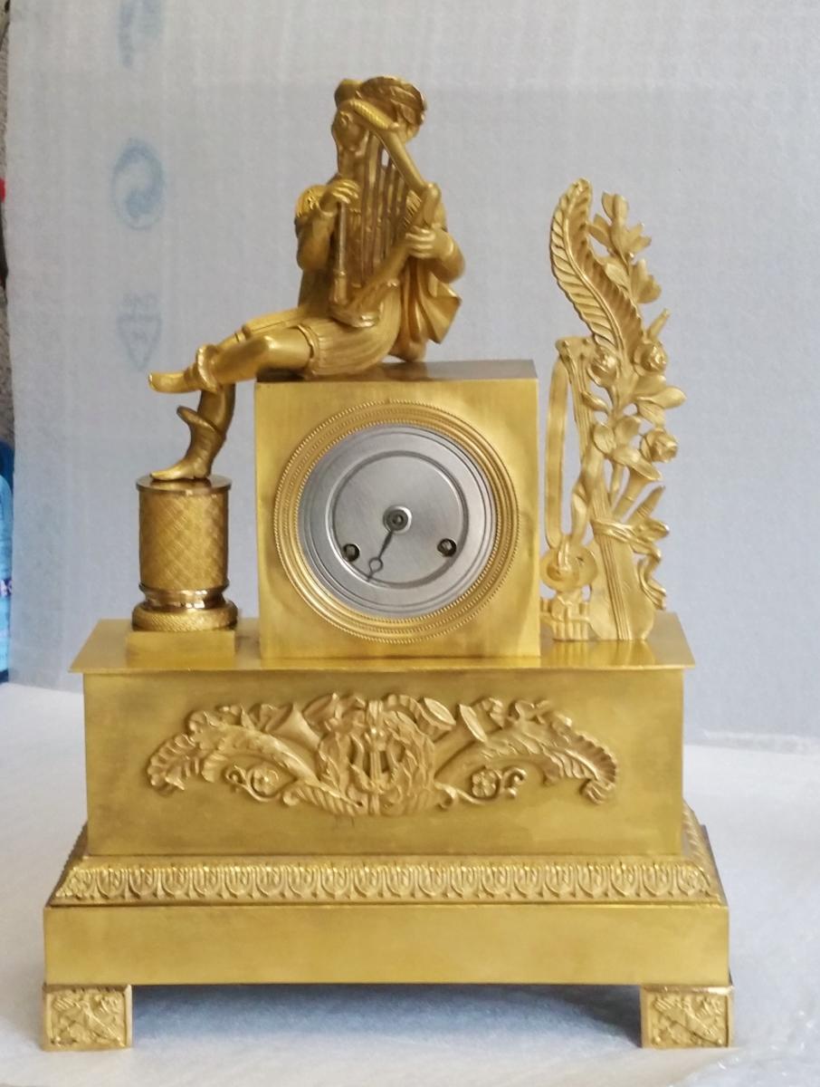 Early 19th Century Elegant Empire Gilt Bronze Pendulum Table Clock, France, circa 1810