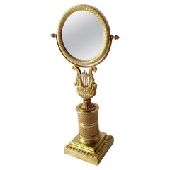 Elegante Espejo de Mesa Imperio en Bronce Dorado