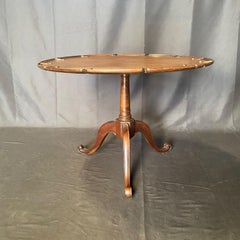 Elegant English Chippendale Georgian Round Pie Crust Side Table