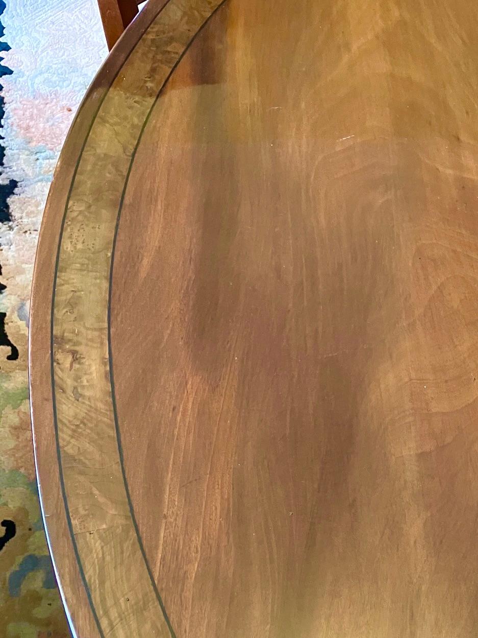 19th Century Elegant English Cross Banded Inlaid Mahogany Dining Table with Leaves For Sale