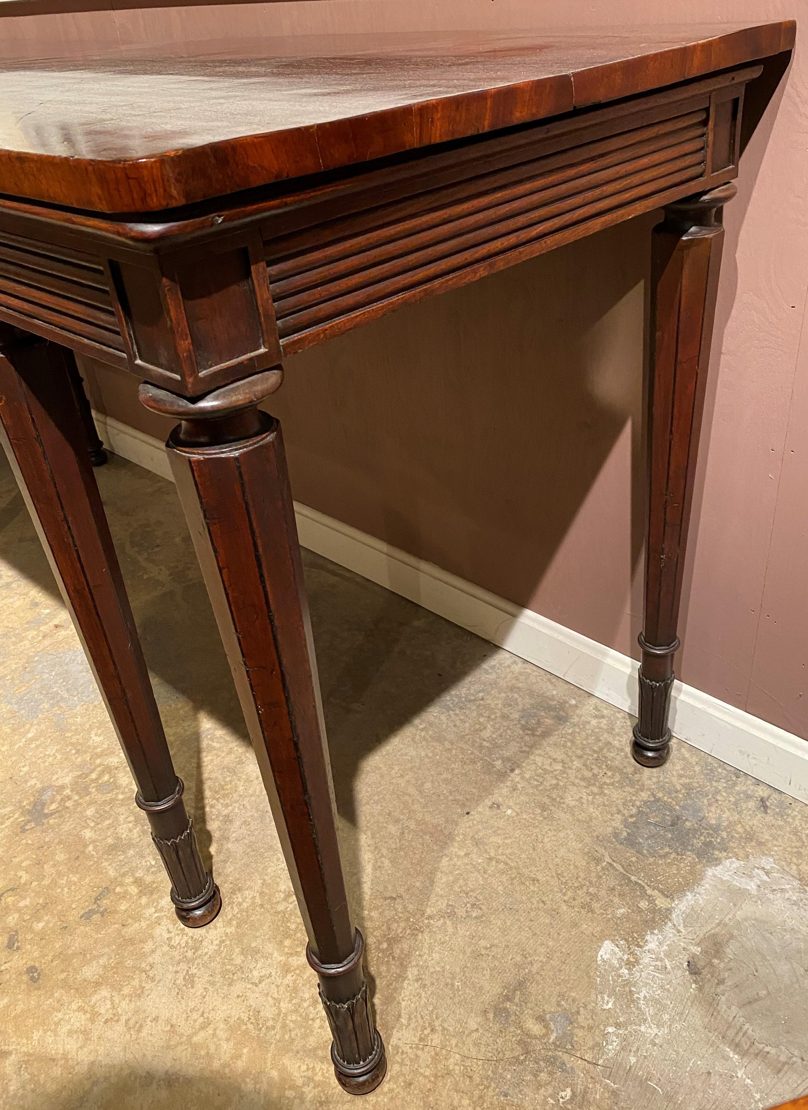 Elegant English George III Mahogany Serving Table in the Adam Style For Sale 3