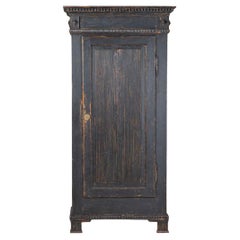 Elegante sillón inglés de la Regencia con restos de dorado Elegante sillón inglés de la Regencia con restos de dorado