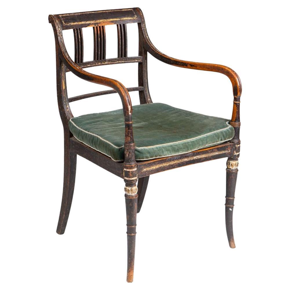 Elegant English Regency Armchair with Traces of Gilding en venta