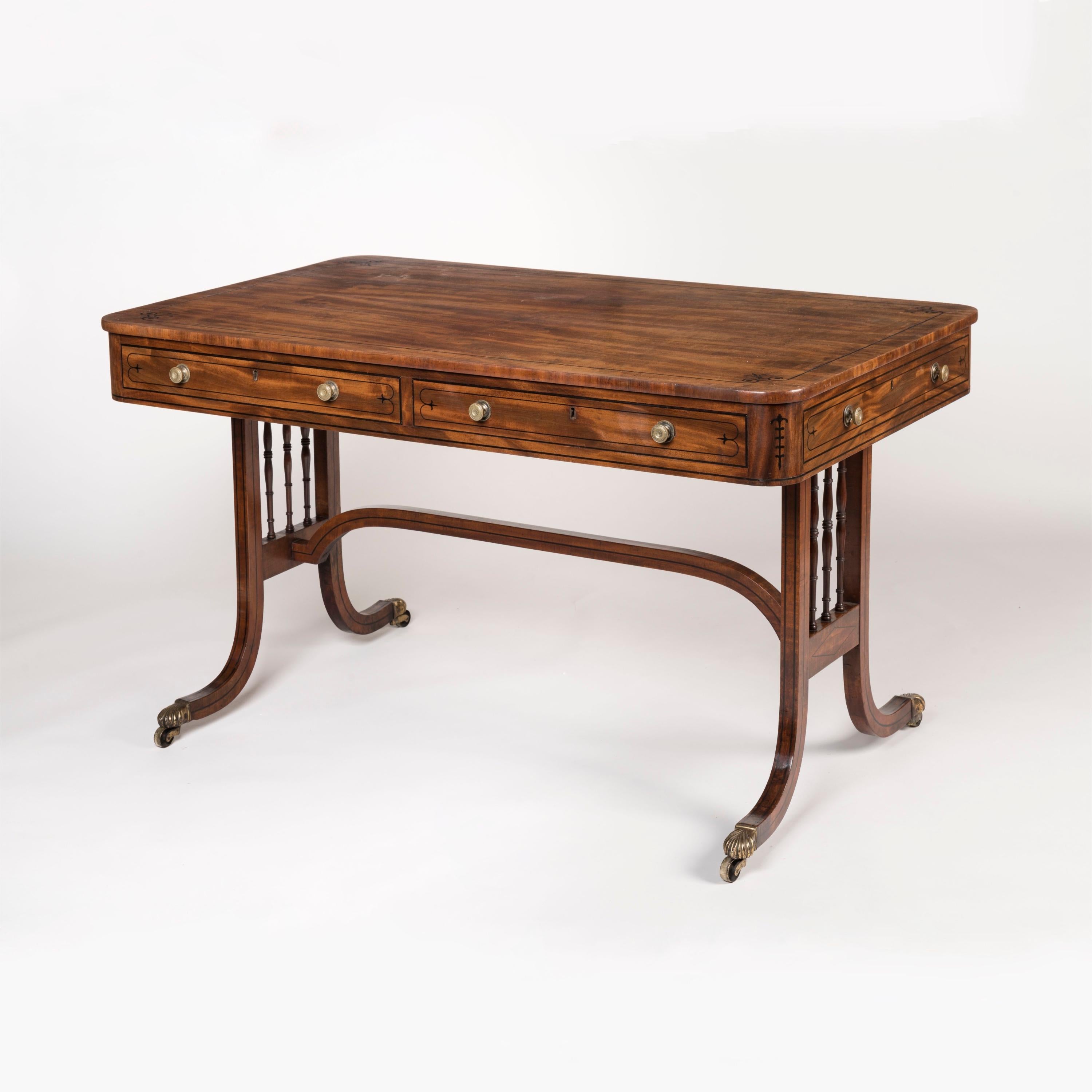 19th Century Elegant English Regency Period Mahogany Table with Inlaid Details For Sale