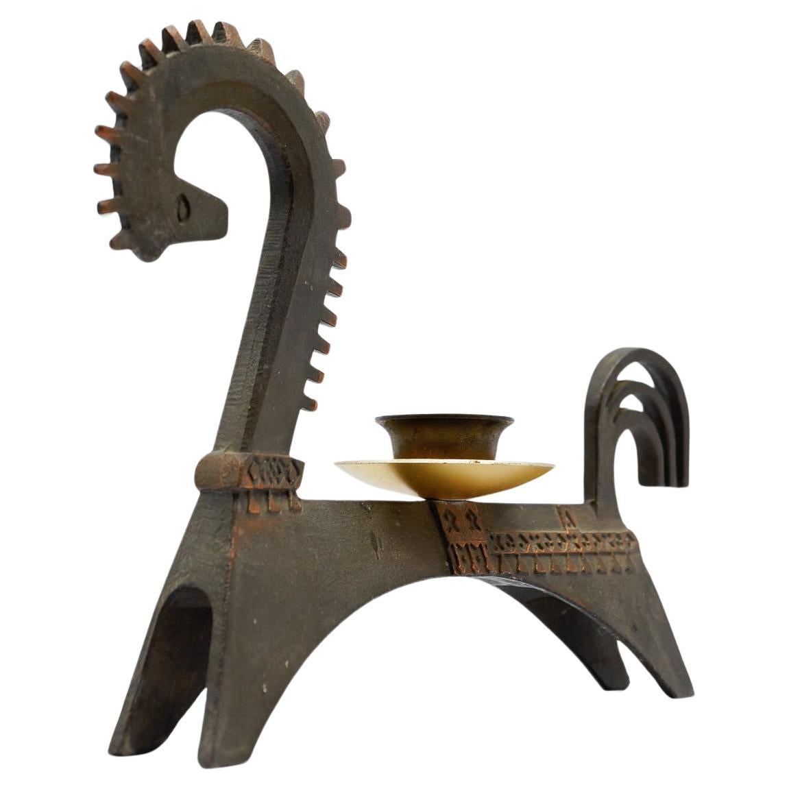 Élégant bougeoir étrusque en cuivre patiné et laiton, années 1960 en vente