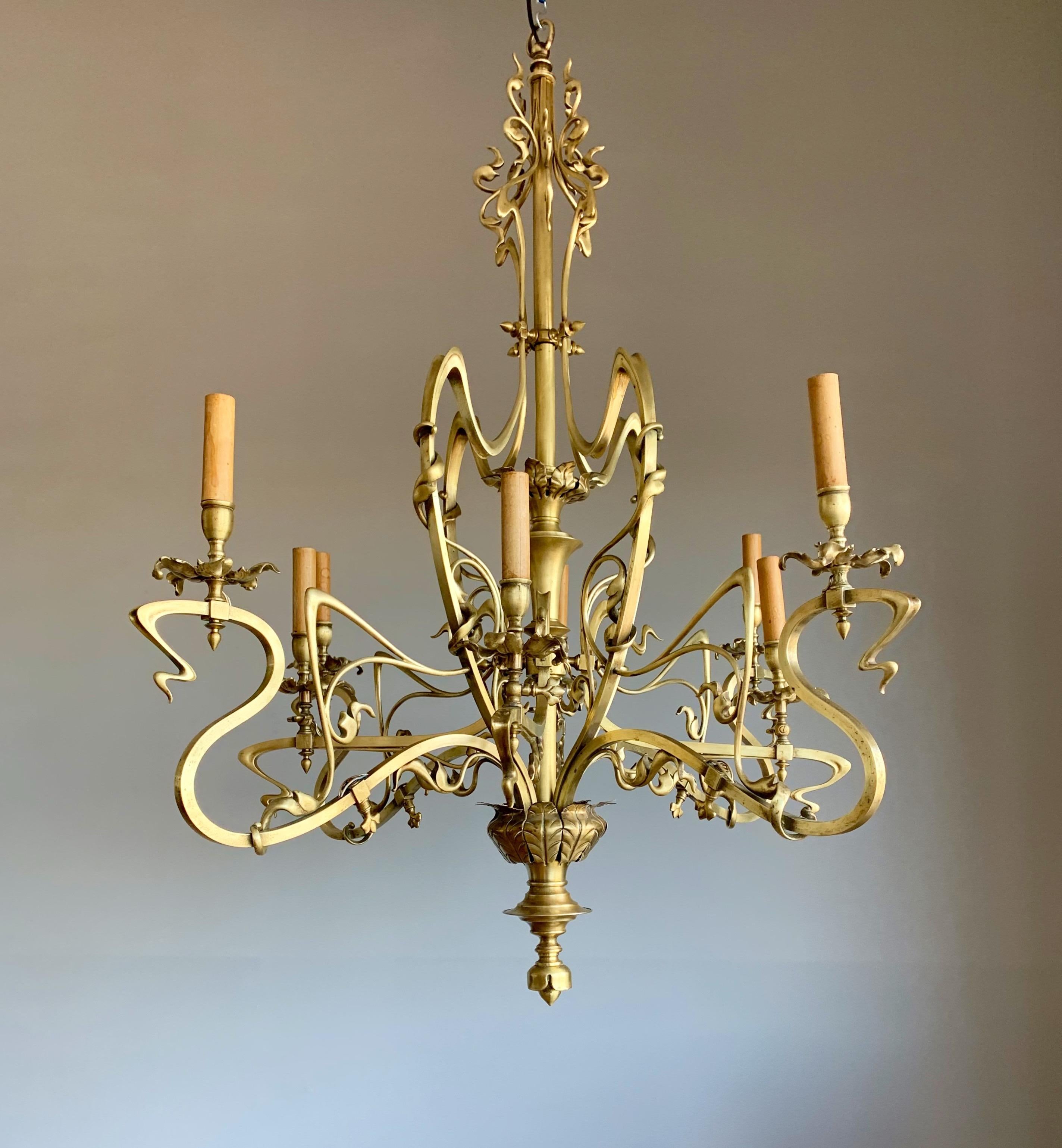 19th Century Large and Top Quality, Elegant & Exquisite Bronze 8 Light Art Nouveau Chandelier For Sale