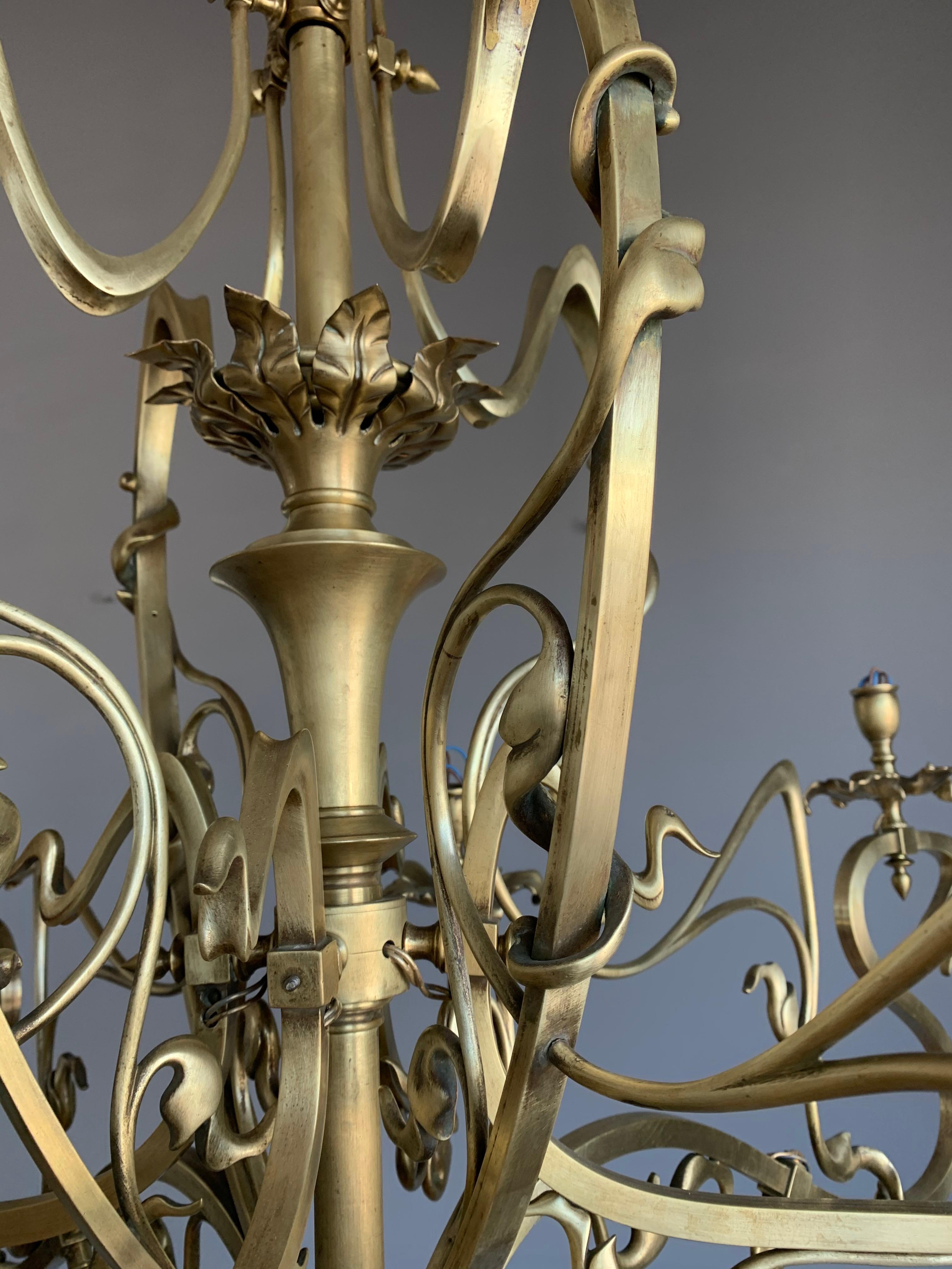 Brass Large and Top Quality, Elegant & Exquisite Bronze 8 Light Art Nouveau Chandelier For Sale