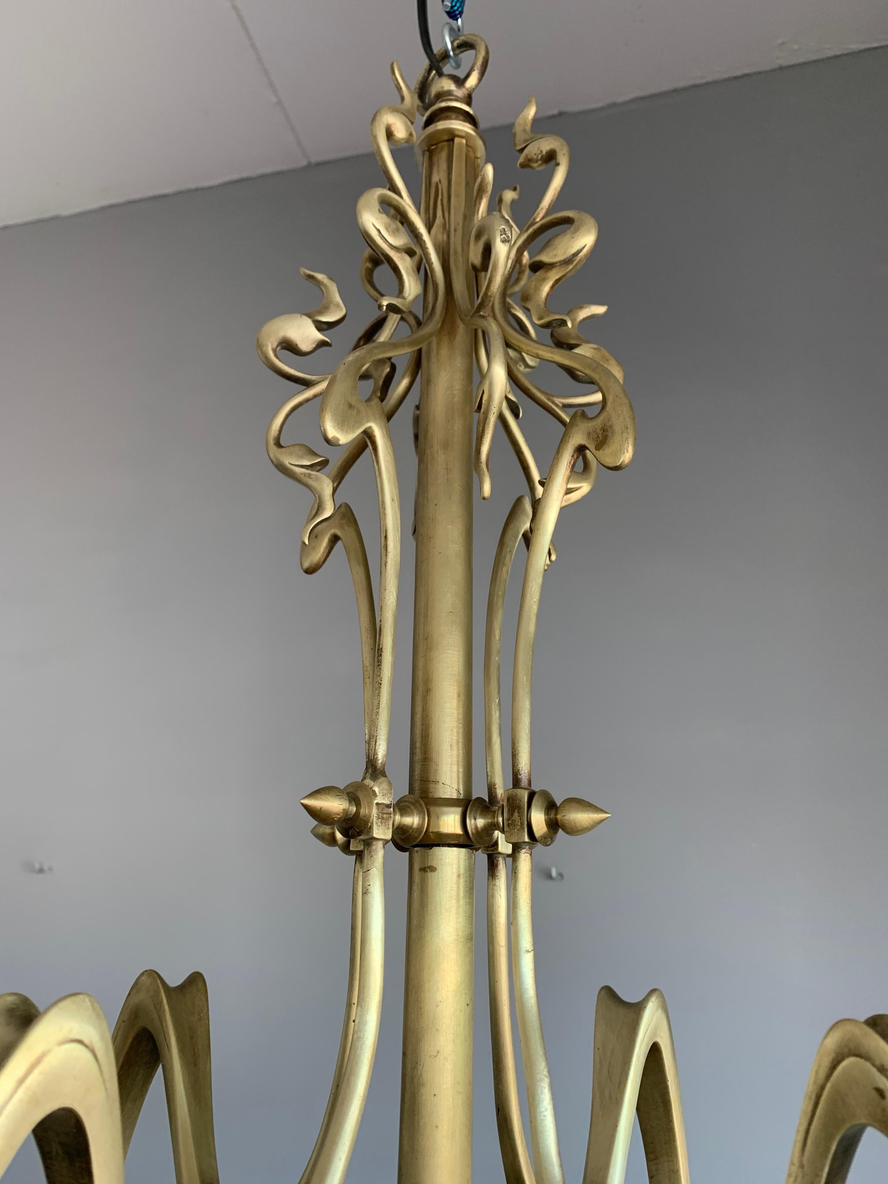 Large and Top Quality, Elegant & Exquisite Bronze 8 Light Art Nouveau Chandelier For Sale 2