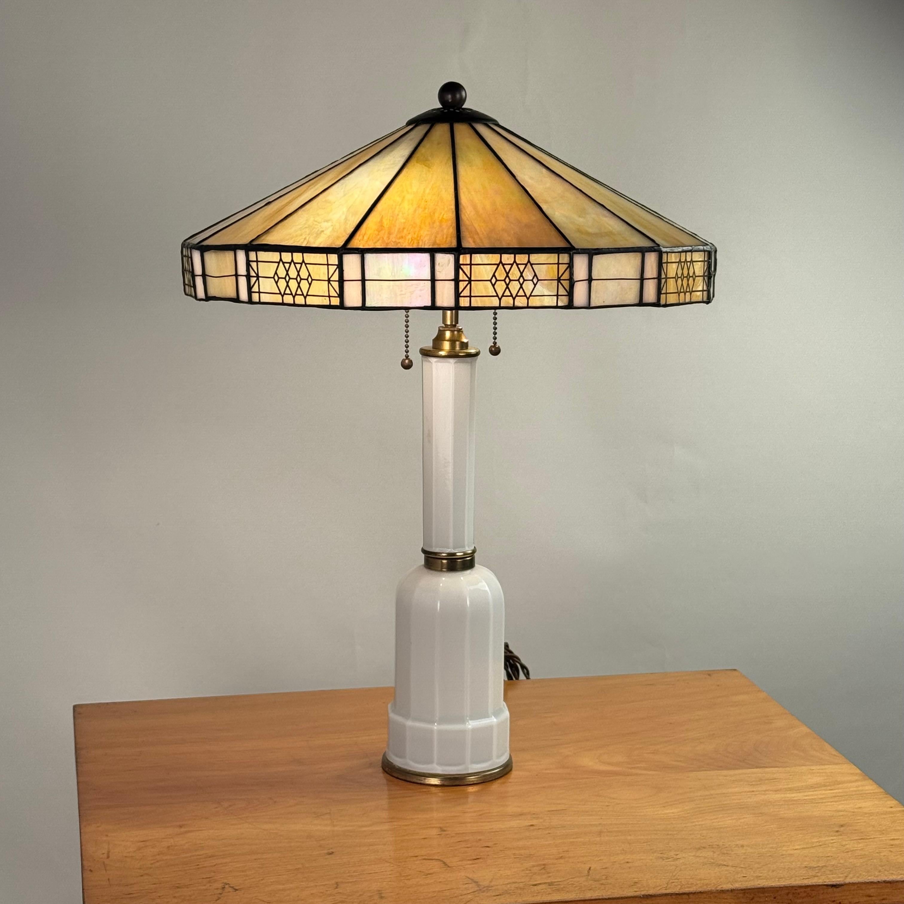 Elegant Faceted White Opaline Glass and Stained Glass Shade Table or Desk Lamp In Excellent Condition For Sale In Los Angeles, CA
