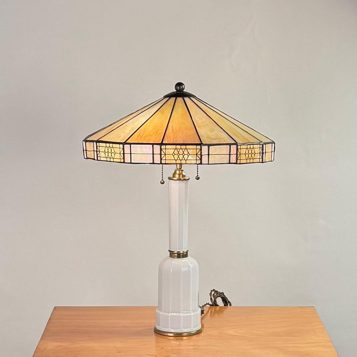 20th Century Elegant Faceted White Opaline Glass and Stained Glass Shade Table or Desk Lamp For Sale