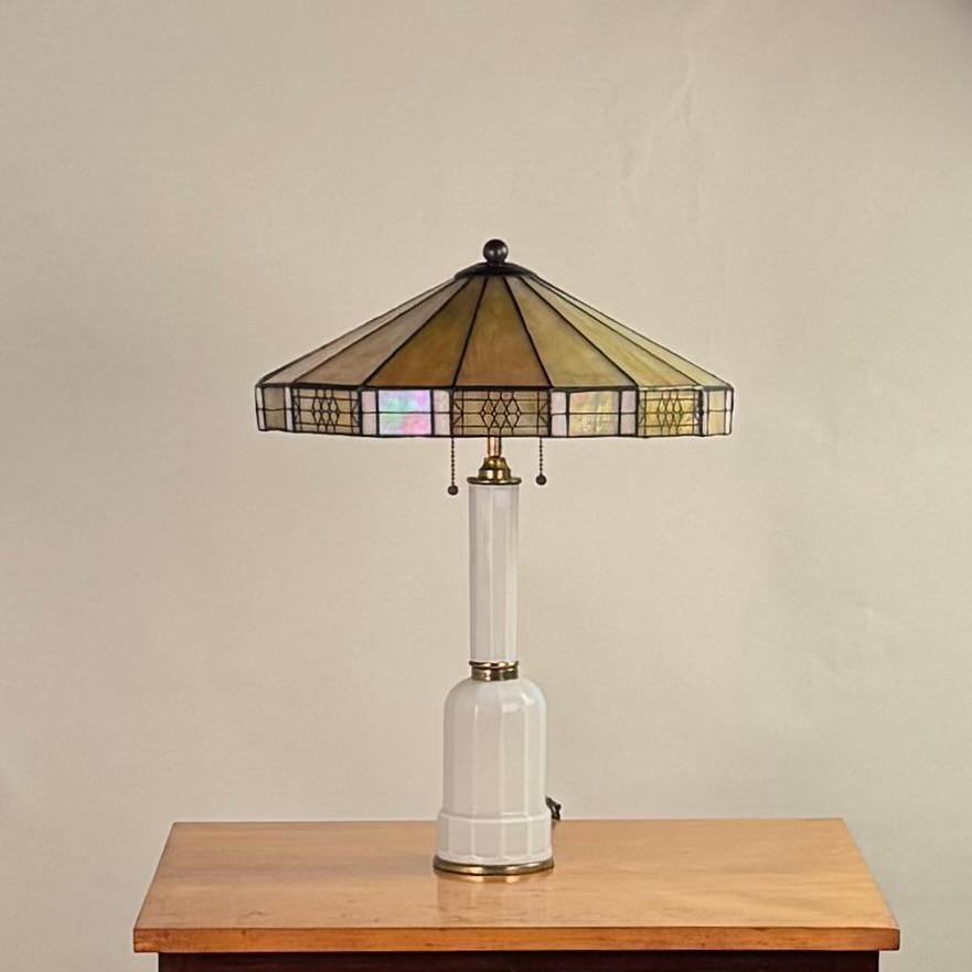 Elegant Faceted White Opaline Glass and Stained Glass Shade Table or Desk Lamp For Sale 4