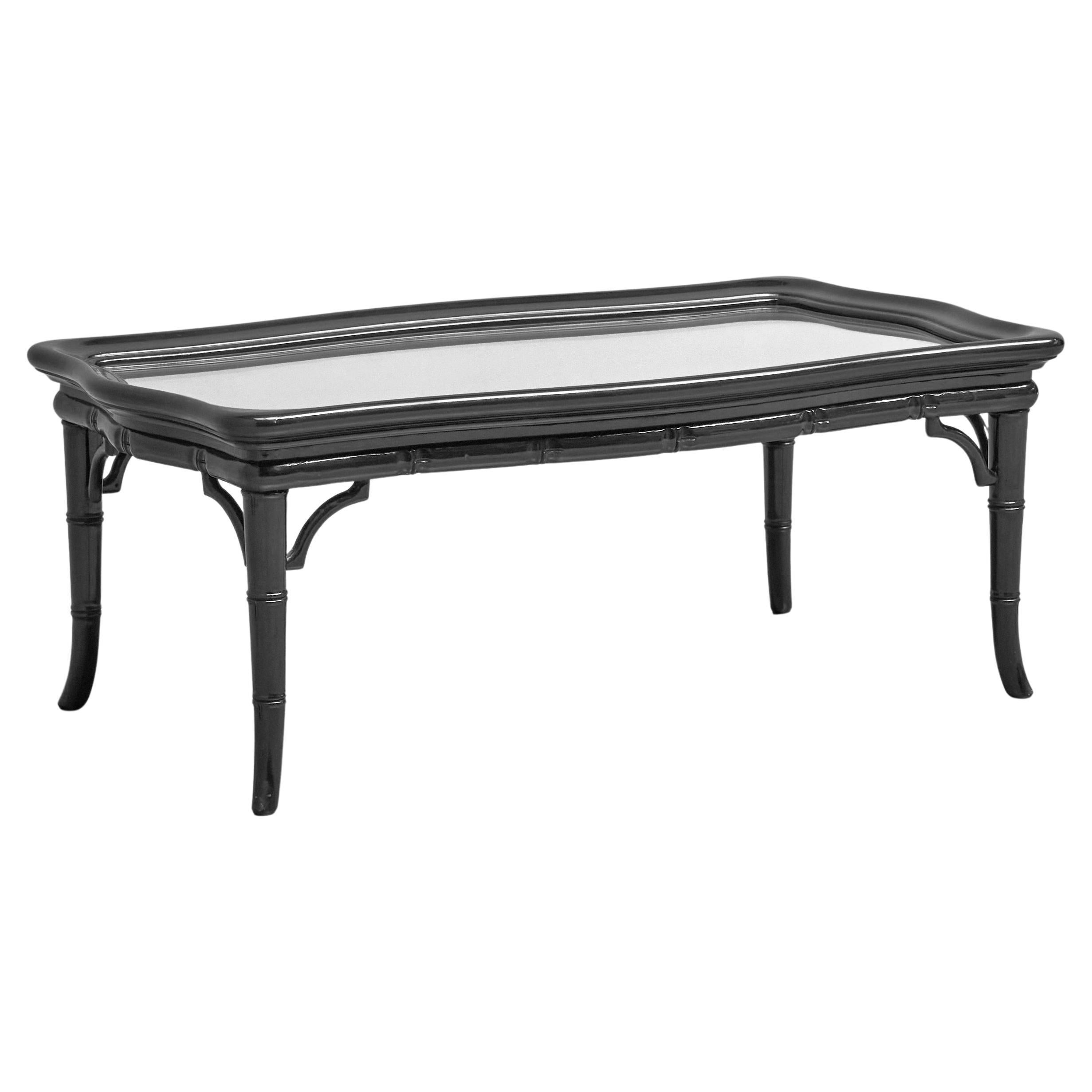 Elegance Table basse en faux bambou, bois laqué noir et verre 1960s en vente