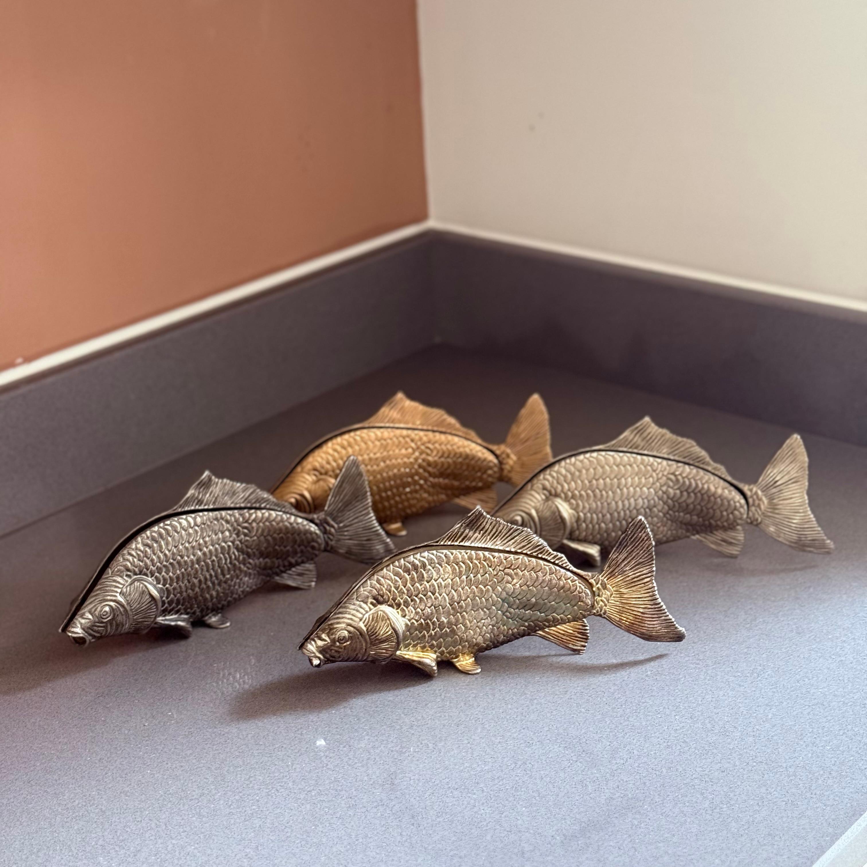 Eleganza dei portatovaglioli a forma di pesce placcati in argento Stile Sterling Decorazione da tavola di lusso in vendita 2