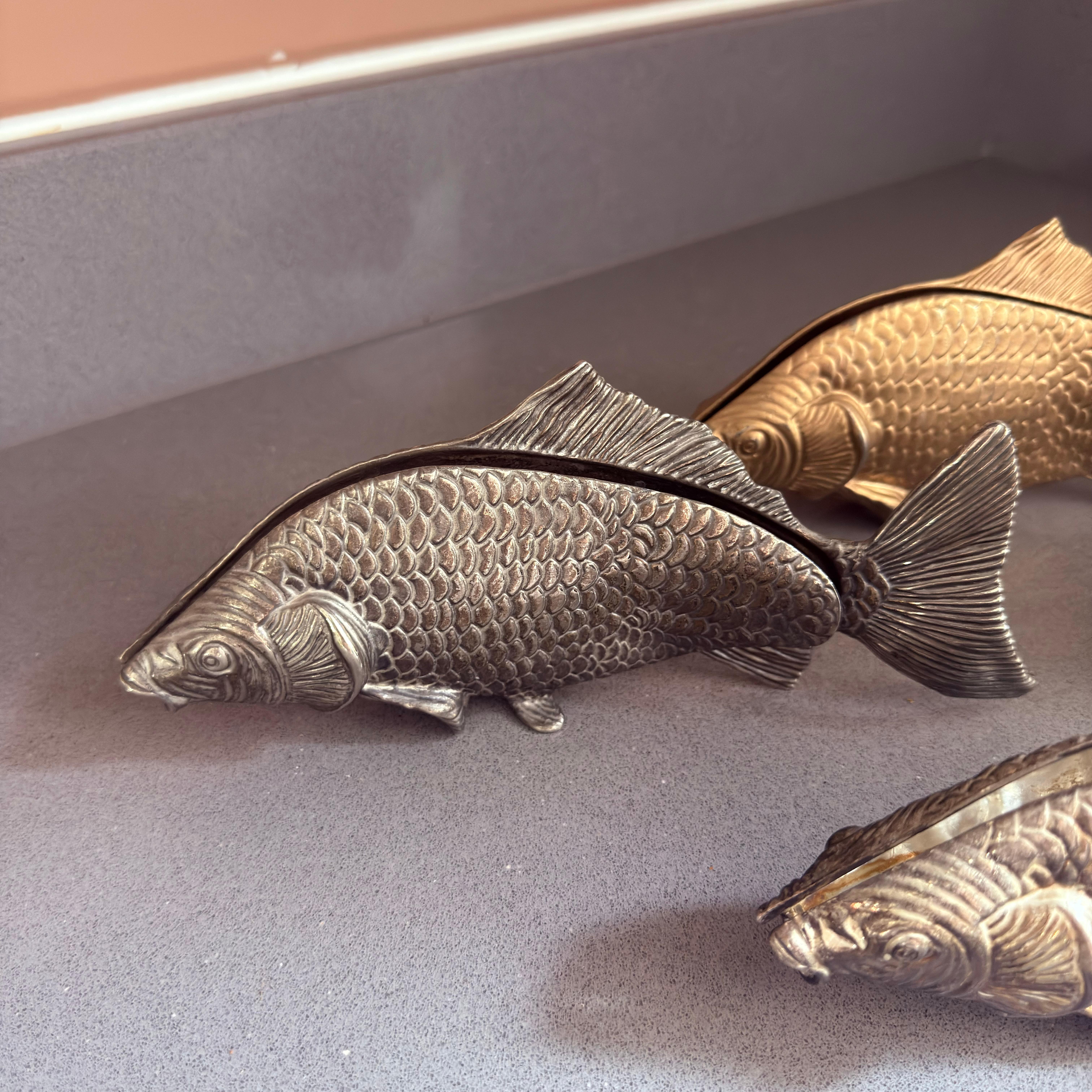 Spazzolato Eleganza dei portatovaglioli a forma di pesce placcati in argento Stile Sterling Decorazione da tavola di lusso in vendita