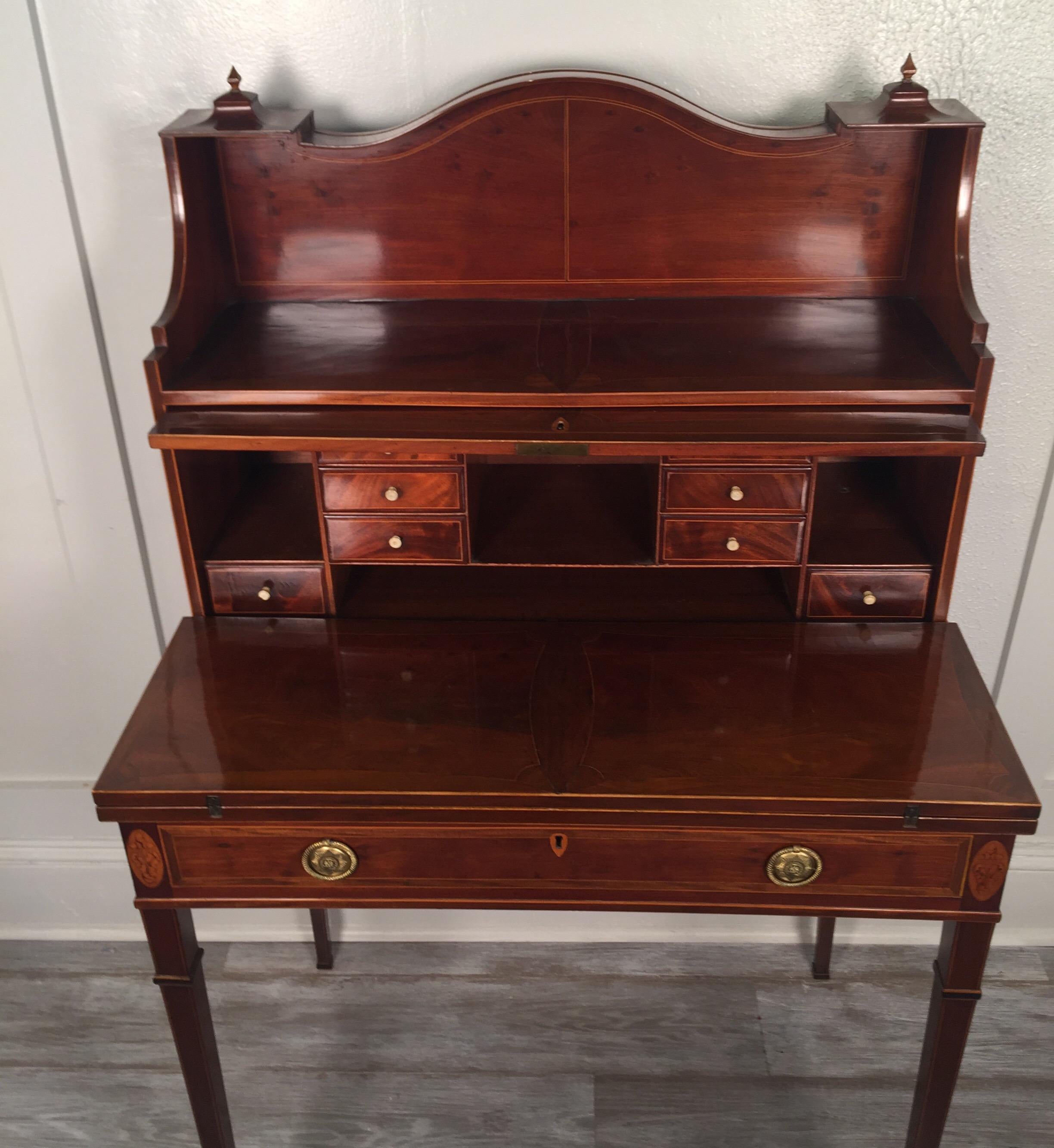 English Elegant Flame Mahogany Inlaid Hepplewhite Desk