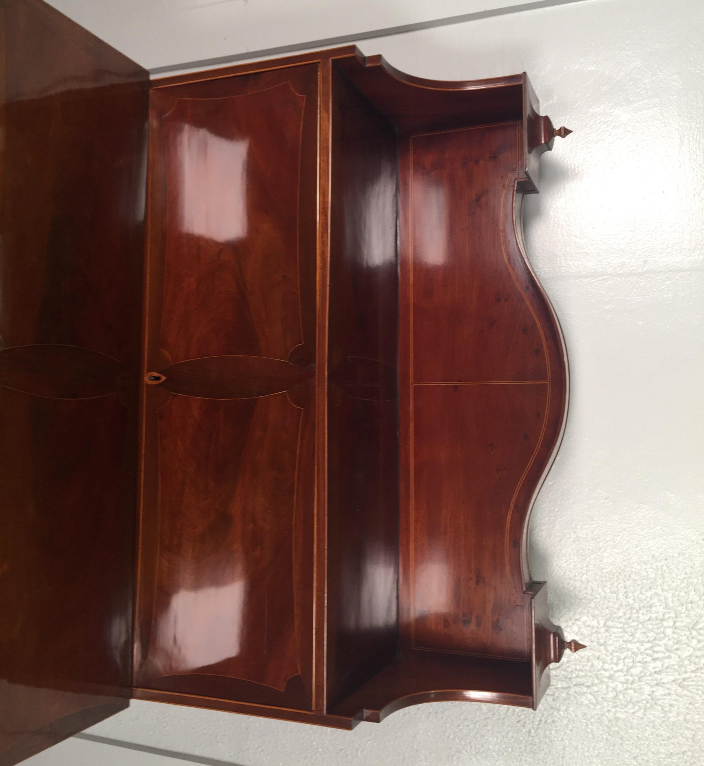 Elegant Flame Mahogany Inlaid Hepplewhite Desk 1