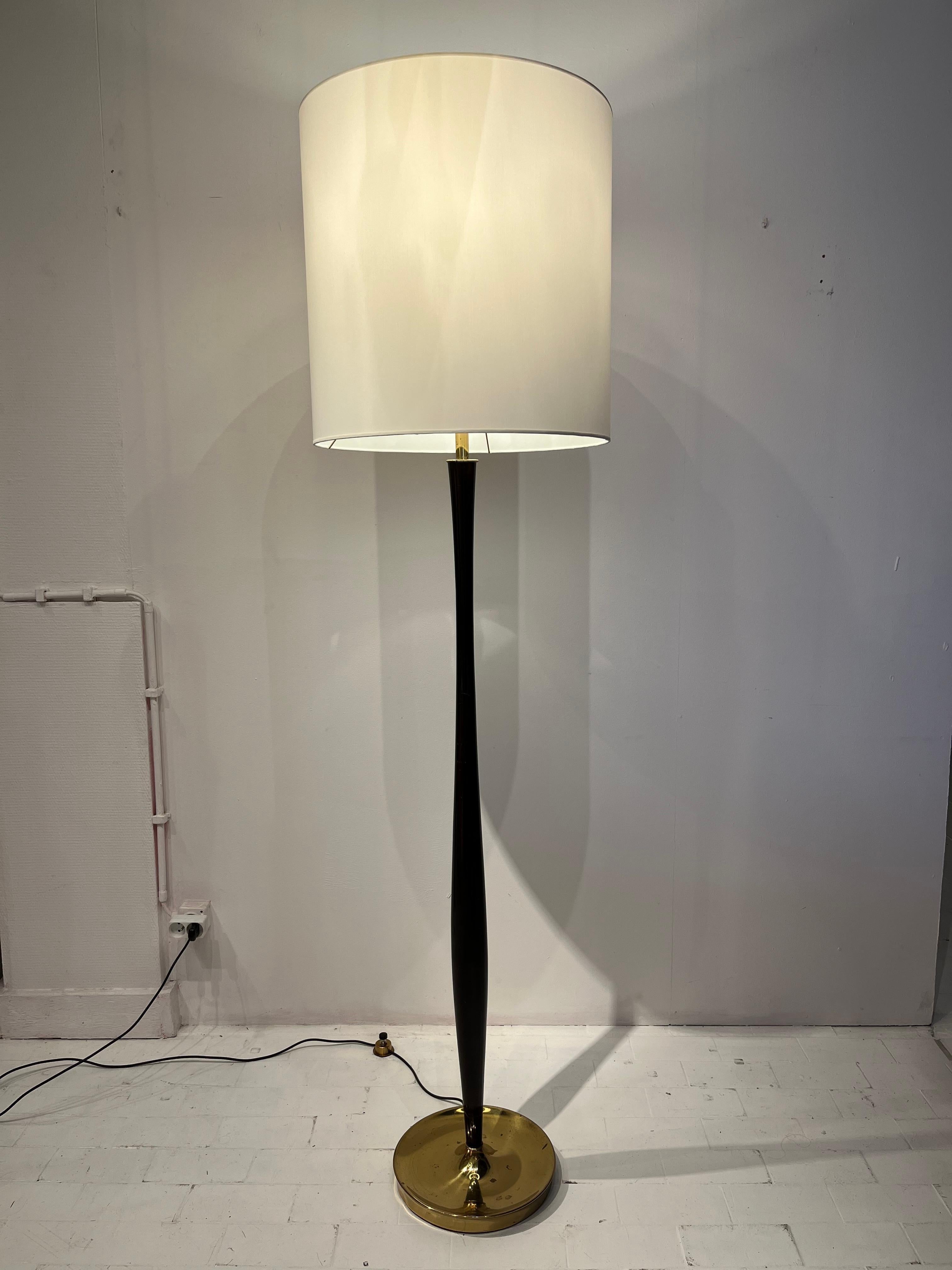 Elegant Floor Lamp by Stilnovo, 1950s For Sale 4