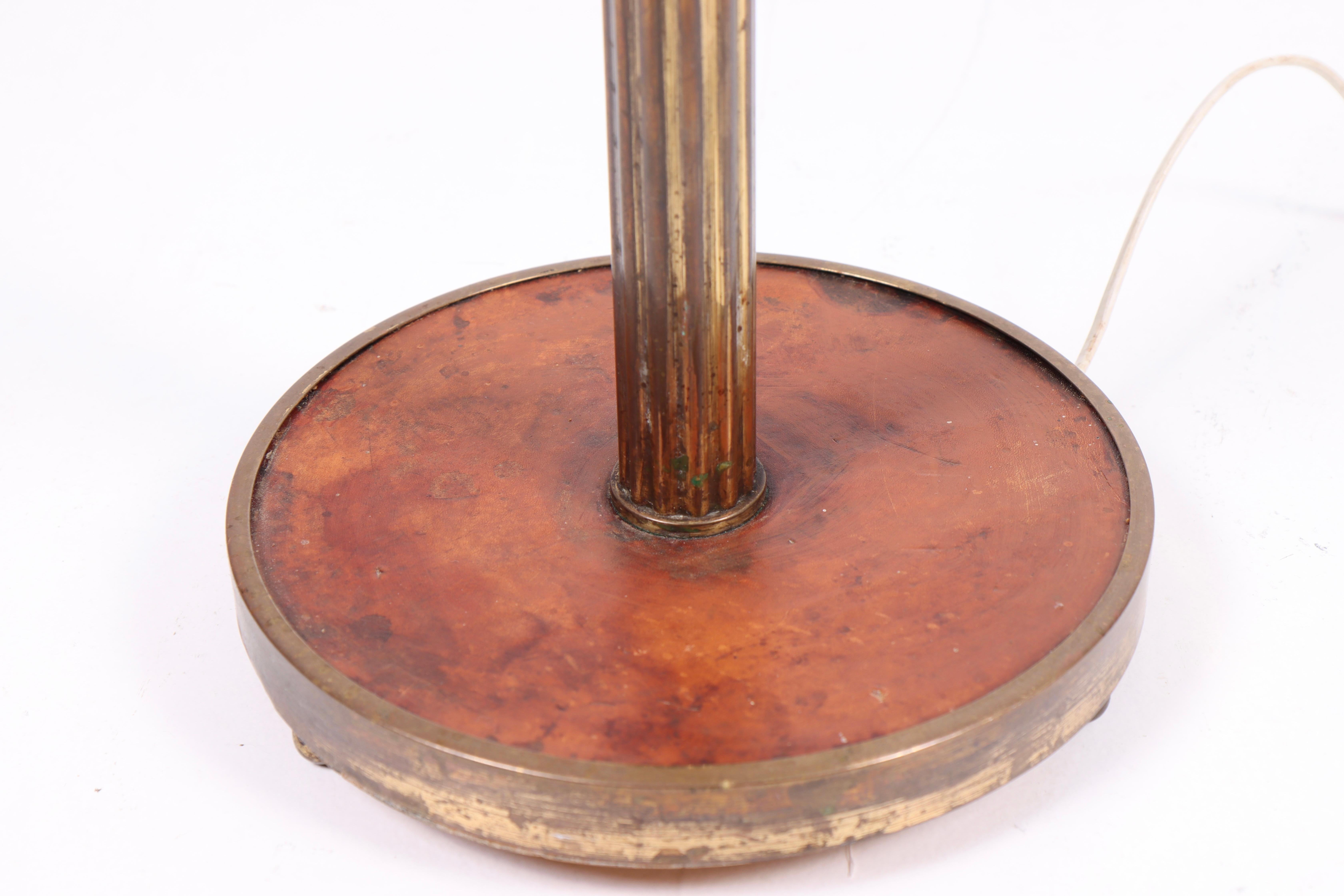 Elegant Floor Lamp in Patinated Brass and Leather, Swedish Modern, 1940s For Sale 4